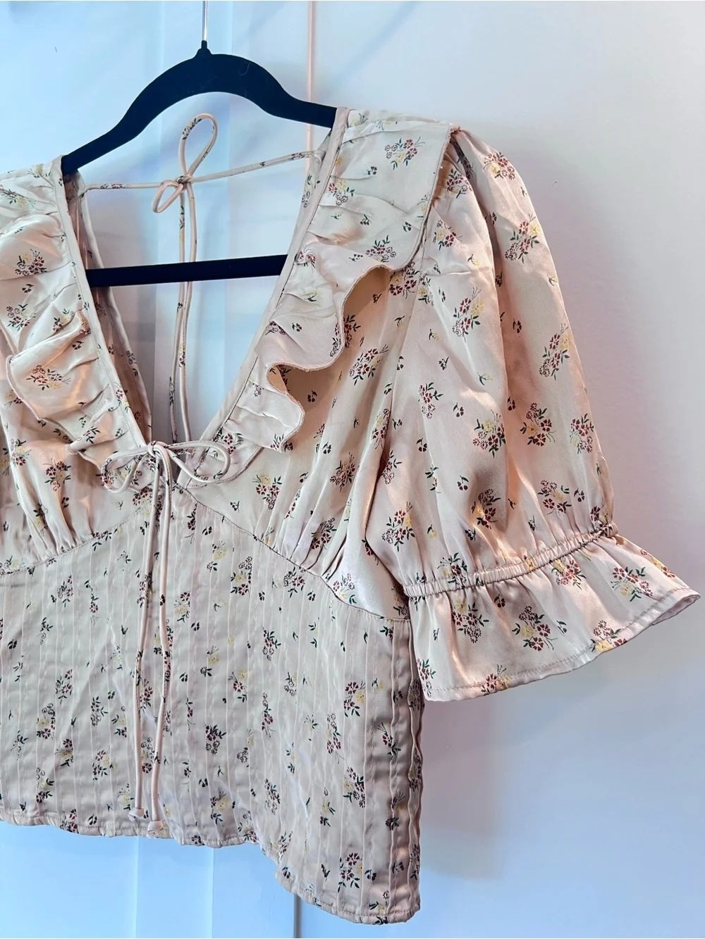 Free People Isabella Silky Gold Floral Blouse Cottagecore Coquette Size XS